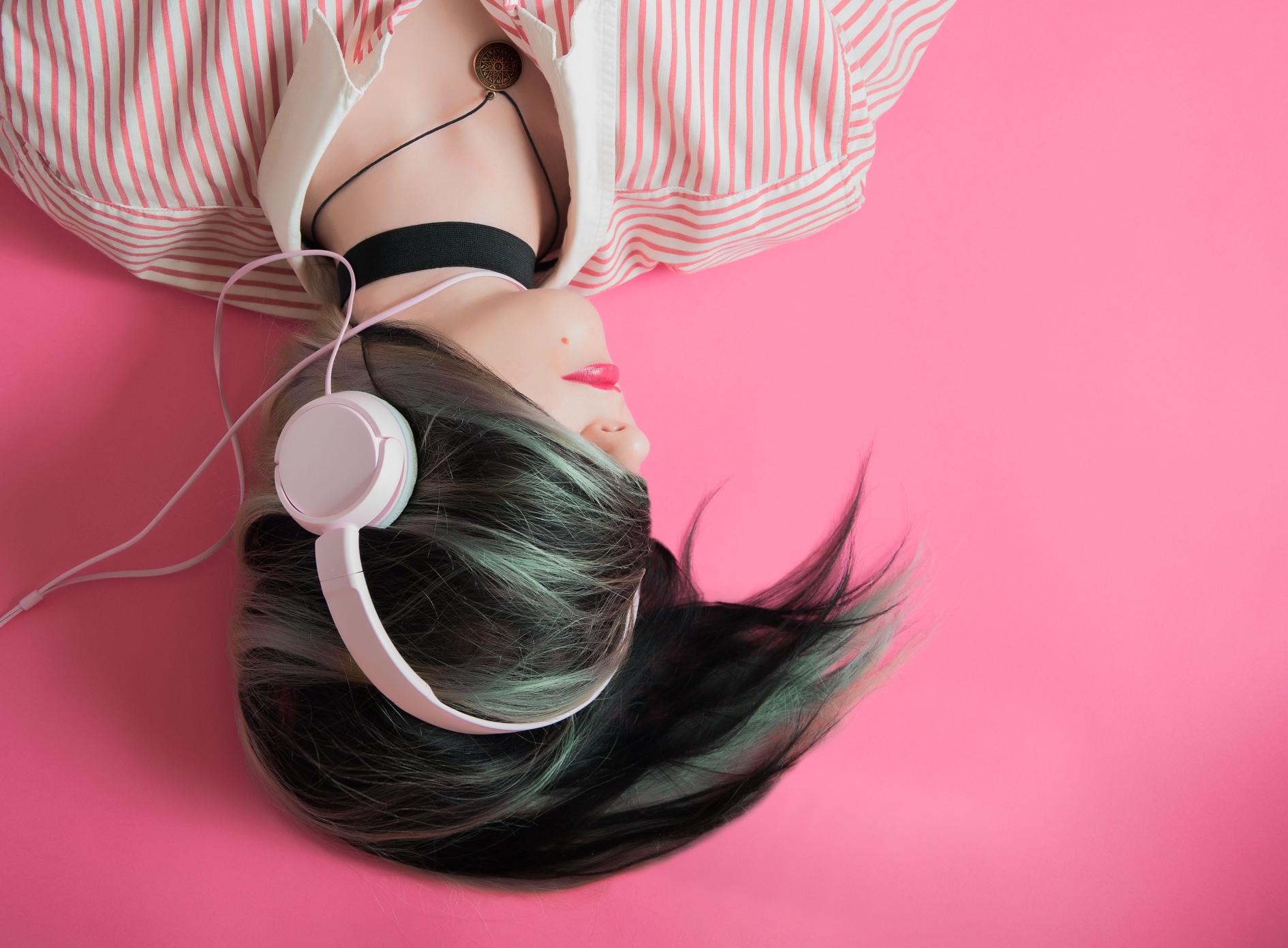 Download Headphones Hair Pink Beauty Hairstyle Wallpaper